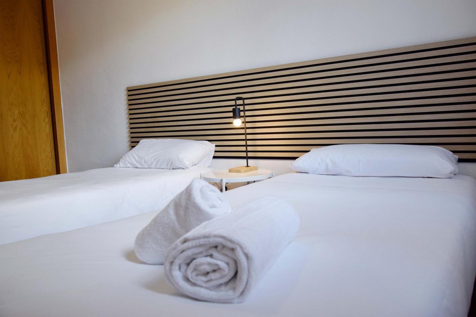 Apartamentos El Pilar Suites 3000 사라고사 외부 사진