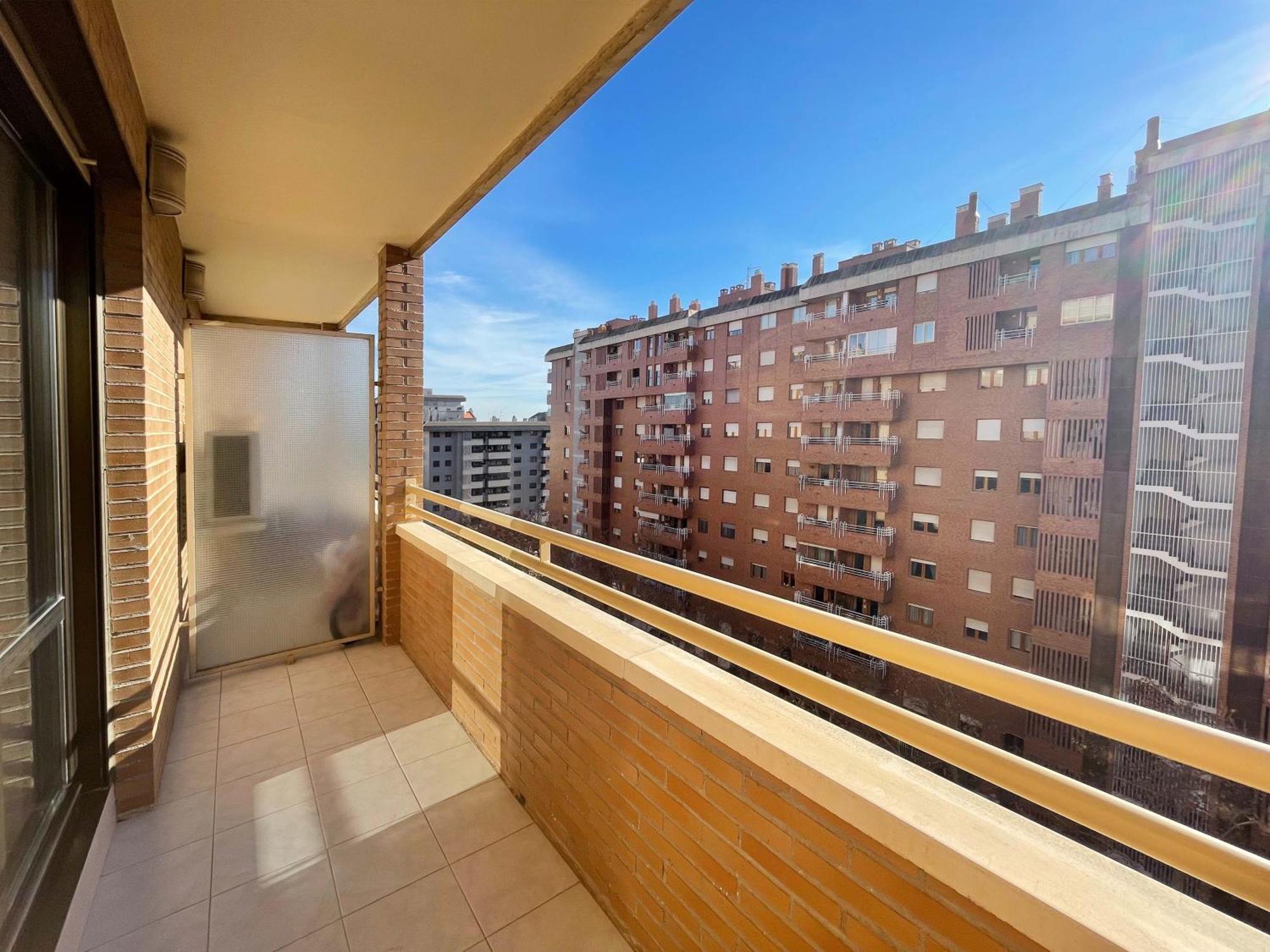 Apartamentos El Pilar Suites 3000 사라고사 외부 사진