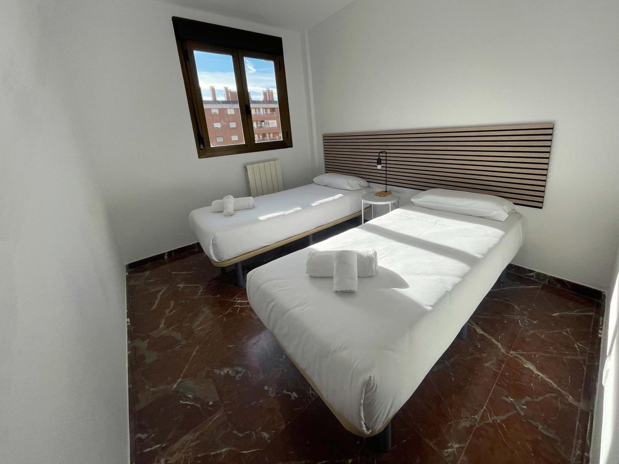 Apartamentos El Pilar Suites 3000 사라고사 외부 사진