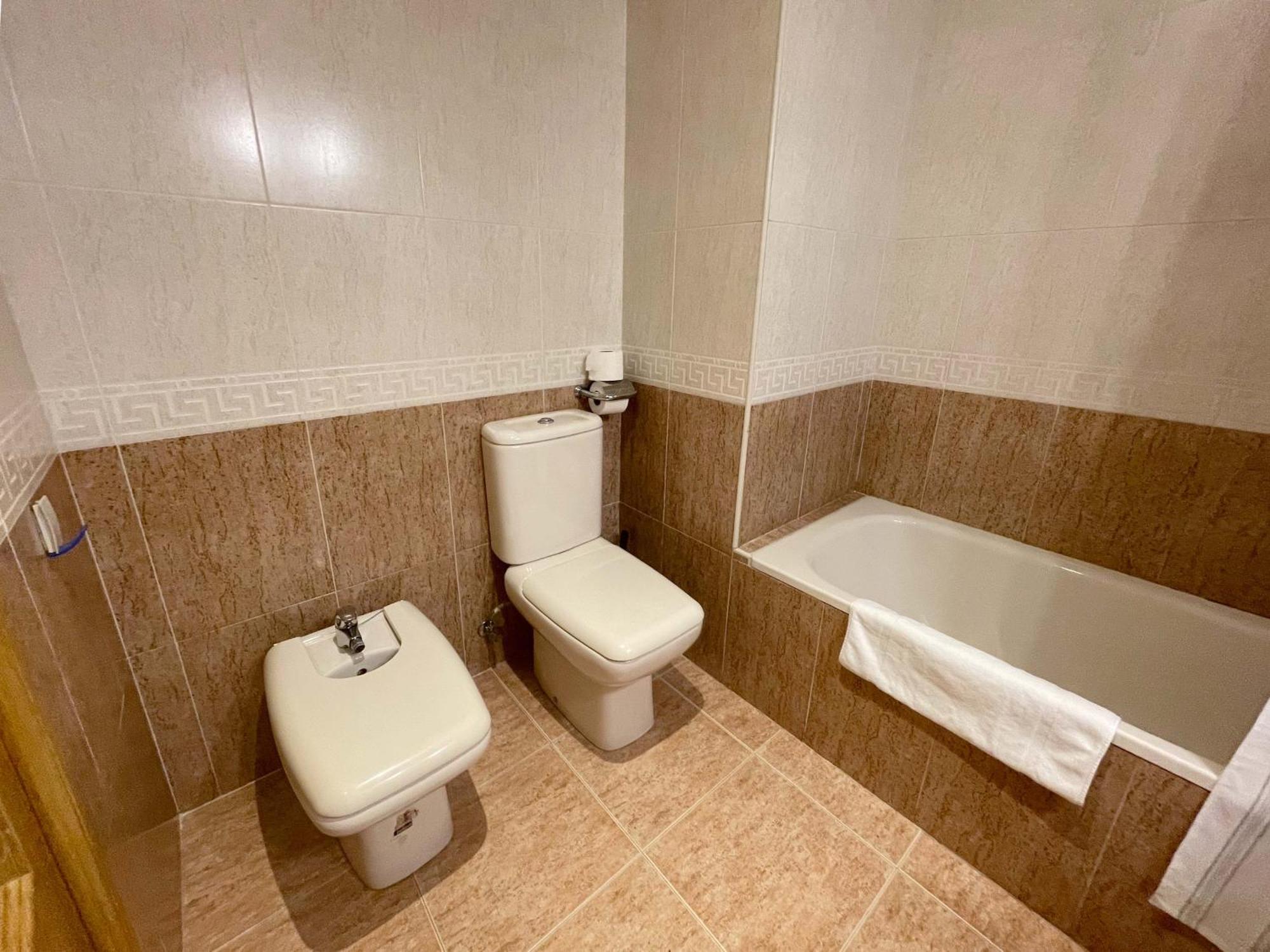 Apartamentos El Pilar Suites 3000 사라고사 외부 사진