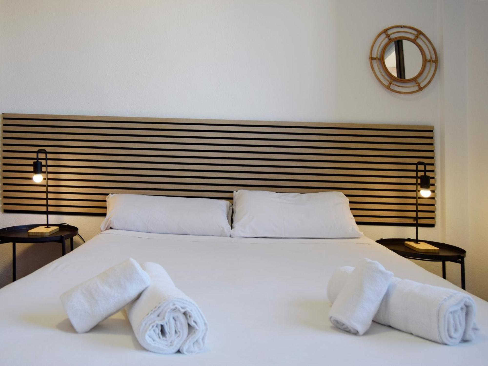 Apartamentos El Pilar Suites 3000 사라고사 외부 사진